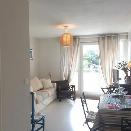Bere Naia : Vacances En Centre-ville, Plages Et Commerces A Pied Appartement