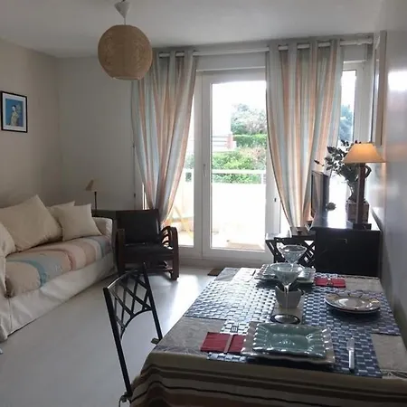 Appartement Bere Naia : Vacances En Centre-ville, Plages Et Commerces A Pied *