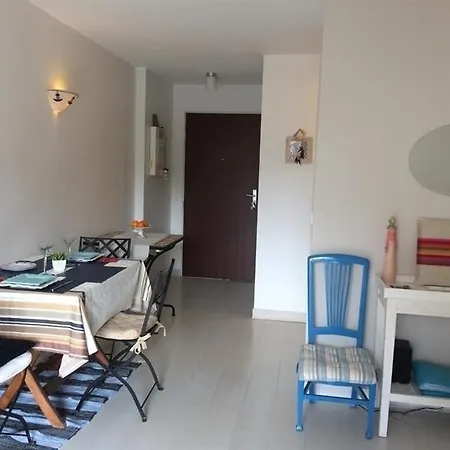 Bere Naia : Vacances En Centre-ville, Plages Et Commerces A Pied Appartement *