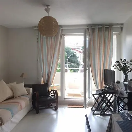 Bere Naia : Vacances En Centre-ville, Plages Et Commerces A Pied Appartement Biarritz