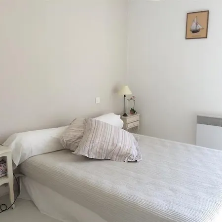 Bere Naia : Vacances En Centre-ville, Plages Et Commerces A Pied Appartement